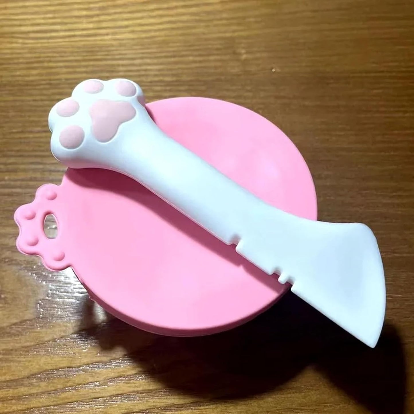 Cat Spoons for Wet Food Pet Can Lid Cover, Silicone Multi-Function Cute Paw Shape Opener Spatula Cat Food Spoon Cat Food Can Lid (Mixing colors)