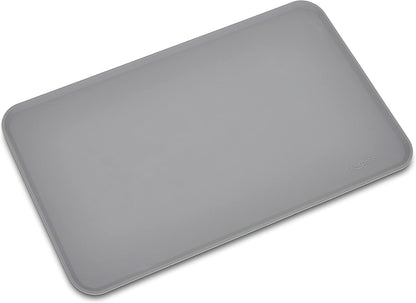 Amazon Basics Waterproof Non-Slip Silicone Pet Feeding Mat with Raised Edges for Food and Water Bowls, Easy to Clean Pet Placemat to Protect Floors, 18.5" x 11.5", Black