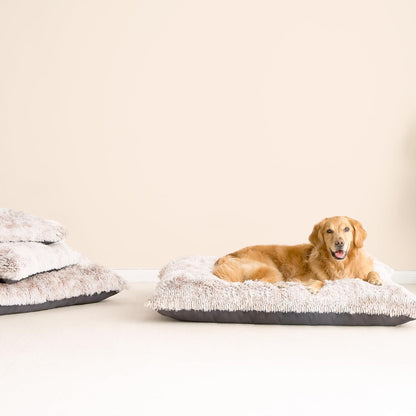 EHEYCIGA Fluffy Dog Crate Bed for Medium Dogs, Plush Faux Fur Crate Pad, Calming Anti Anxiety Medium Dog Bed, Washable Soft Warm Crate Mat with Non-Slip Bottom
