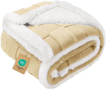 Luciphia Waterproof Dog Blanket, Leakproof Small Pet Blanket for Couch Sofa Bed Furniture Cover Protector, Washable Soft Sherpa Fleece with 3D Jacquard, Cozy Calming Reversible, Gray White, 40"x28"