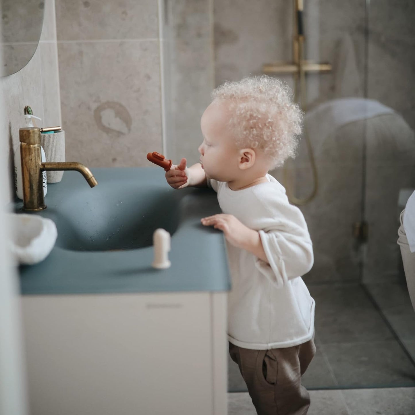 mushie Baby Finger Toothbrush (Tradewinds/Stone) 2-Pack