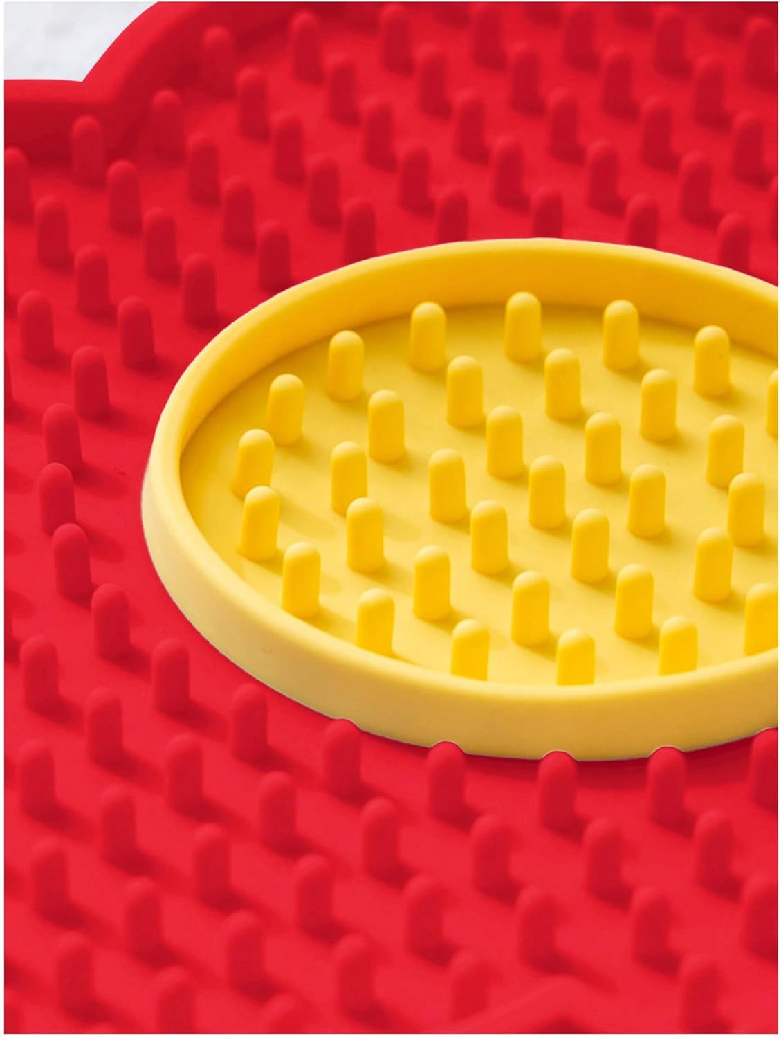 QWINEE Lick Mat for Dogs Cats Flower Shaped Pet Slow Feeder Dog Cat Puppy Bowl Lick Pad for Dog Fun Alternative to Slow Down Eat for Small Medium Large Dogs Pink One-Size