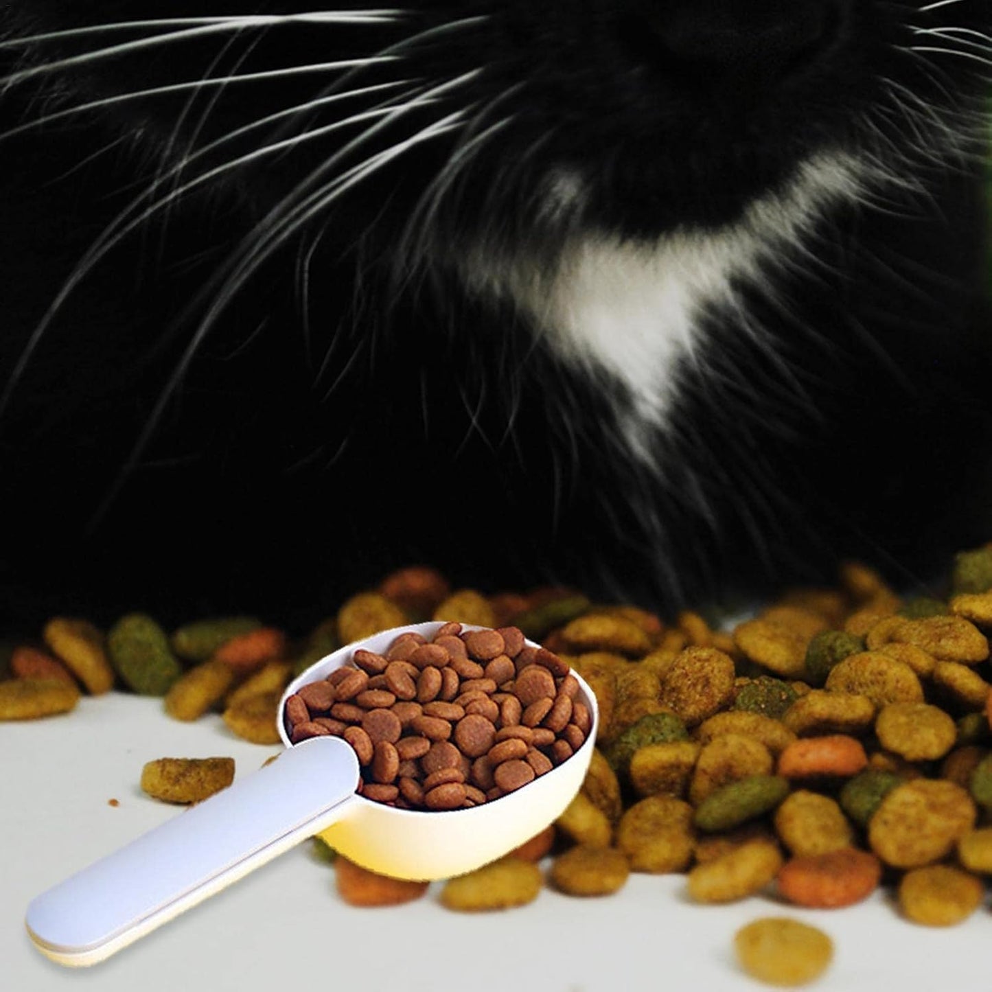 Cat Food Scoop - Multi-Function Feeding Scoop Spoon with Sealing Bag Clip,Pet Food Scoop with Comfortable Handle for Cat Dog, Long Handle with Clip for Dogs Cats Shakven