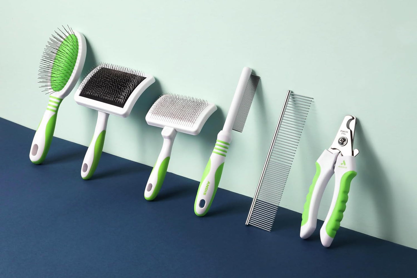 Andis 68575 Animal Nail Cutter for Small Breeds - Stainless Steel Blades with Sharp Efficiency - Designed for Repeated Use & Recommended by Pet Trainers – Medium Size & White/Green