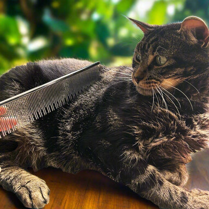 Warren London Cool Cat Greyhound Style Comb – 7.5" Professional Copper Cat Grooming Comb with Fine & Coarse Teeth, Rounded Pins for Detangling/Sensitive Skin, Deshedding & Dematting
