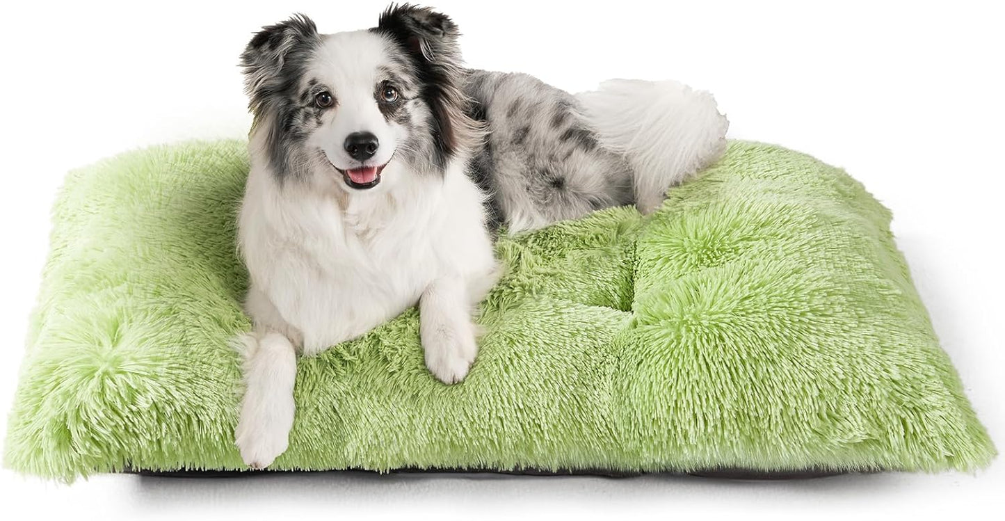 EHEYCIGA Fluffy Dog Crate Bed for Medium Dogs, Plush Faux Fur Crate Pad, Calming Anti Anxiety Medium Dog Bed, Washable Soft Warm Crate Mat with Non-Slip Bottom