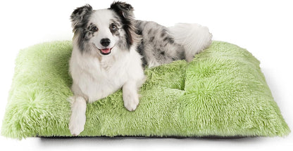 EHEYCIGA Fluffy Dog Crate Bed for Medium Dogs, Plush Faux Fur Crate Pad, Calming Anti Anxiety Medium Dog Bed, Washable Soft Warm Crate Mat with Non-Slip Bottom
