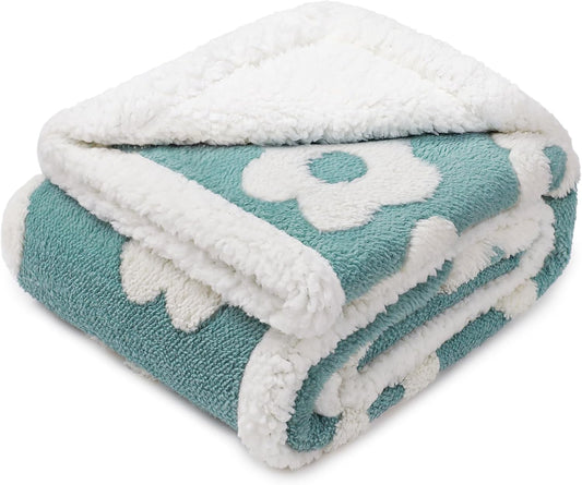 Luciphia Waterproof Pet Blanket for Medium Large Dogs Washable Fluffy Thick Jacquard Shag Fleece Warm Sherpa 3D Textured Flower Print for Cats Puppy Couch Protection (Green,40x28 inches)