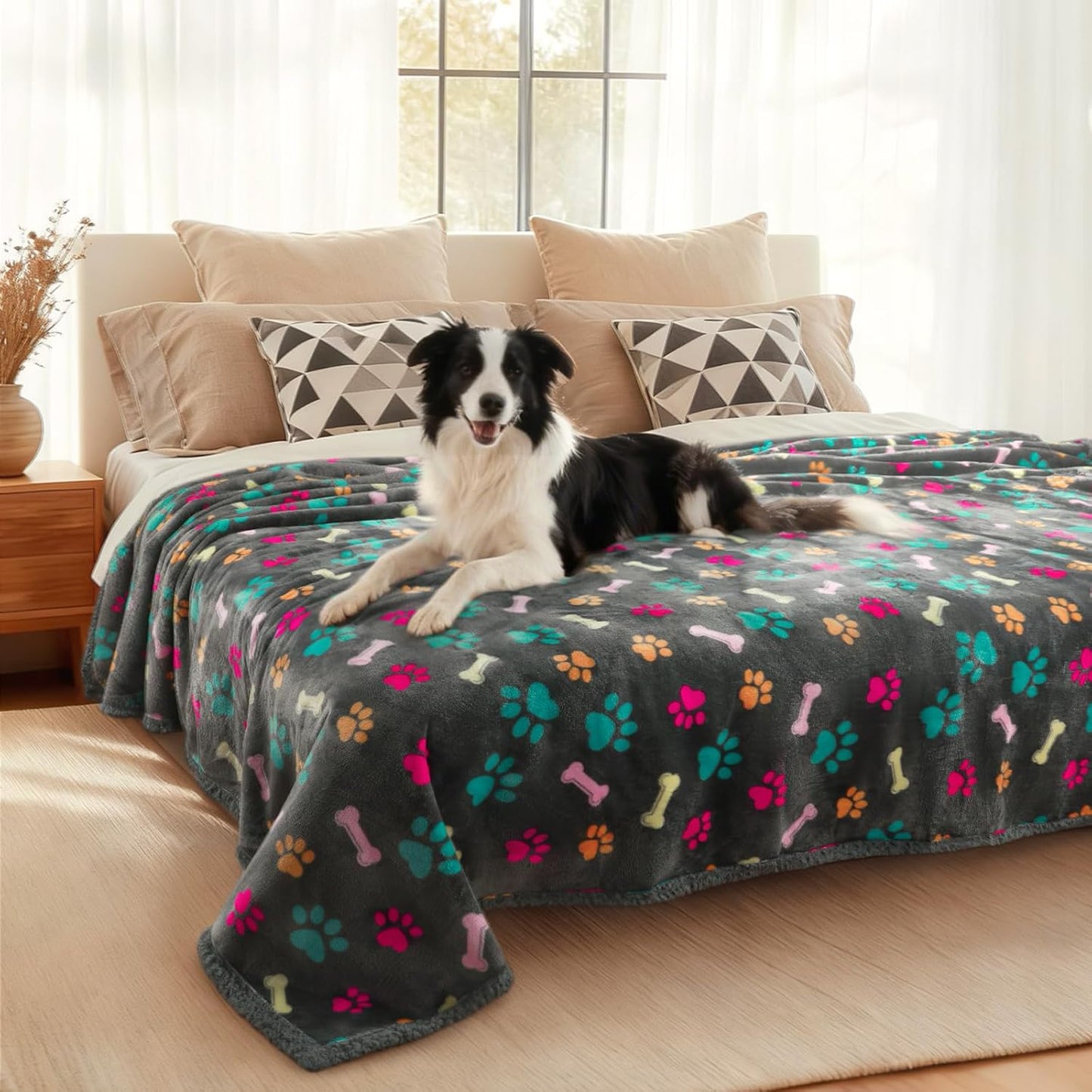 Luciphia Waterproof Pet Blankets for Couch Sofa Bed Cover Cat Liquid Pee Proof Washable Soft Fluffy Large Dog Blanket Reversible Furniture Protection Puppy Grey Paw Thicken Small（40" x 28"）