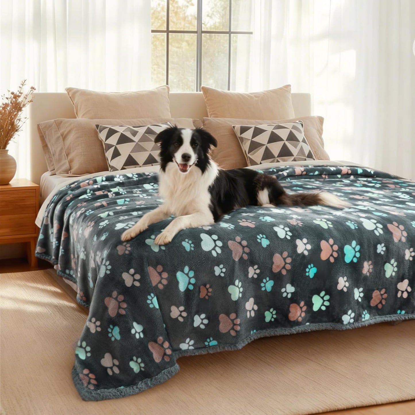 Luciphia Waterproof Pet Blankets for Couch Sofa Bed Cover Cat Liquid Pee Proof Washable Soft Fluffy Large Dog Blanket Reversible Furniture Protection Puppy Grey Paw Thicken Small（40" x 28"）