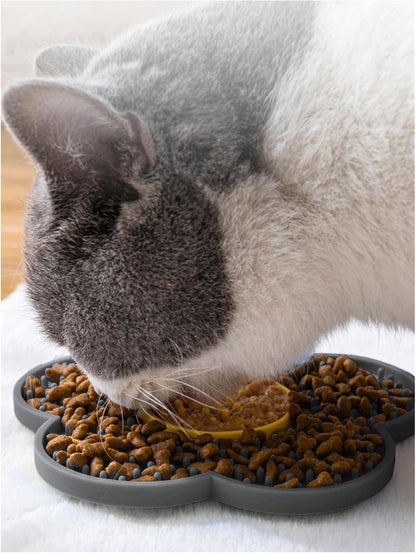 QWINEE Lick Mat for Dogs Cats Flower Shaped Pet Slow Feeder Dog Cat Puppy Bowl Lick Pad for Dog Fun Alternative to Slow Down Eat for Small Medium Large Dogs Pink One-Size