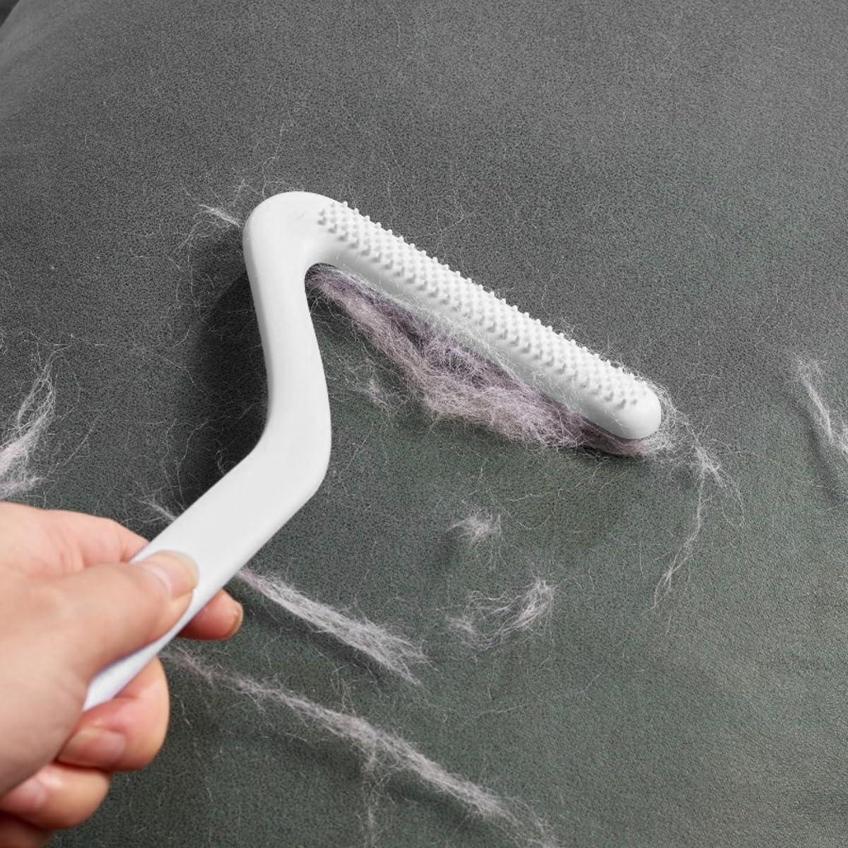 Double-Sided Carpet Scraper Pet Hair Remover Carpet Rake Cat Dog Hair Remover for Couch Rug Furniture Car Plus Pet Comb Brush (Blue)
