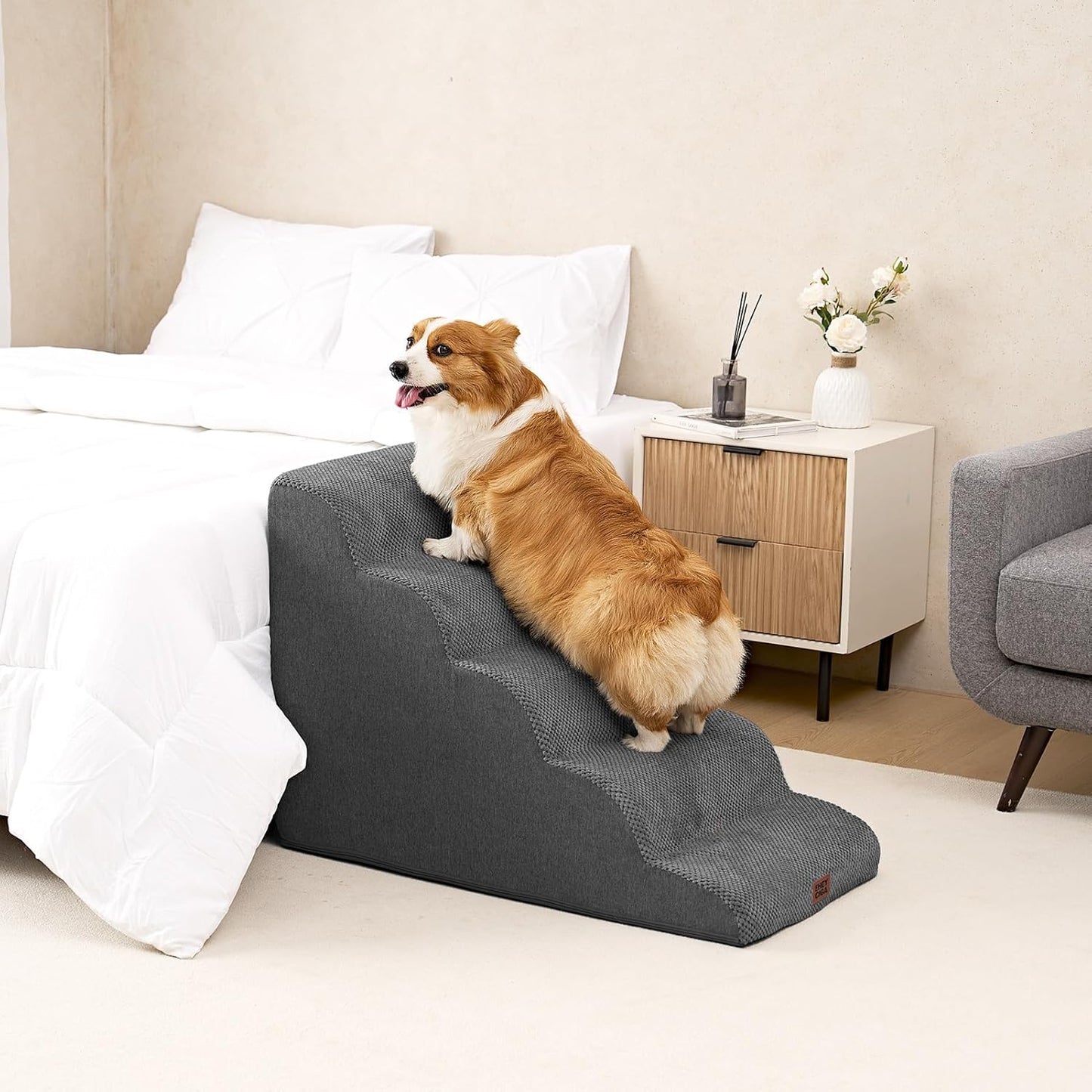 EHEYCIGA Curved Dog Stairs Ramp for High Beds 19.7" H, 4-Step Dog Steps for Small Dogs and Cats, Pet Stairs for High Bed Climbing, Non-Slip Balanced Pet Step Indoor, Grey