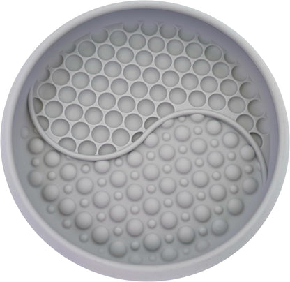 YAMI Dog Lick Bowl, Lick Mat for Dogs, Wet Food Cat Slow Feeder, Freeze Bowl, Enrichment & Puzzle Toy for Anxiety Relief, Food-Grade Silicone, Suction Cups, Dishwasher Fit, for All Breed (Light Gray)