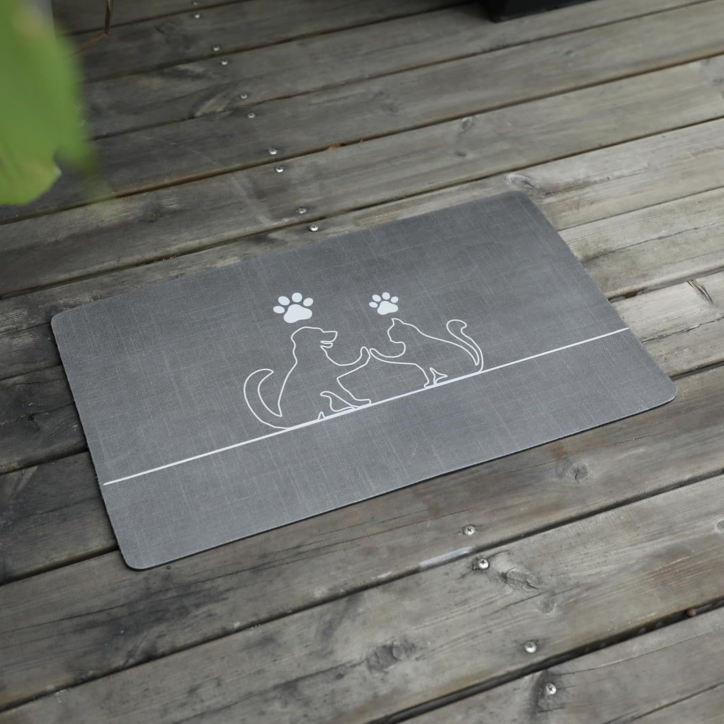 Le courant Dog Cat Feeding Mat,Water Absorbent, Non Slip Placemat for Pets Bowl and Water,100% Waterproof Feeding Mats for Multiple Breeds.Grey.Bone Printing