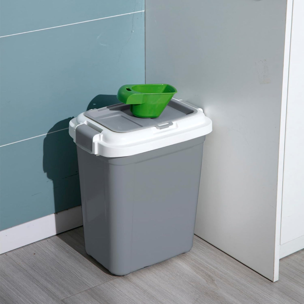Airtight Pet Food Storage Container, Holds 30lbs