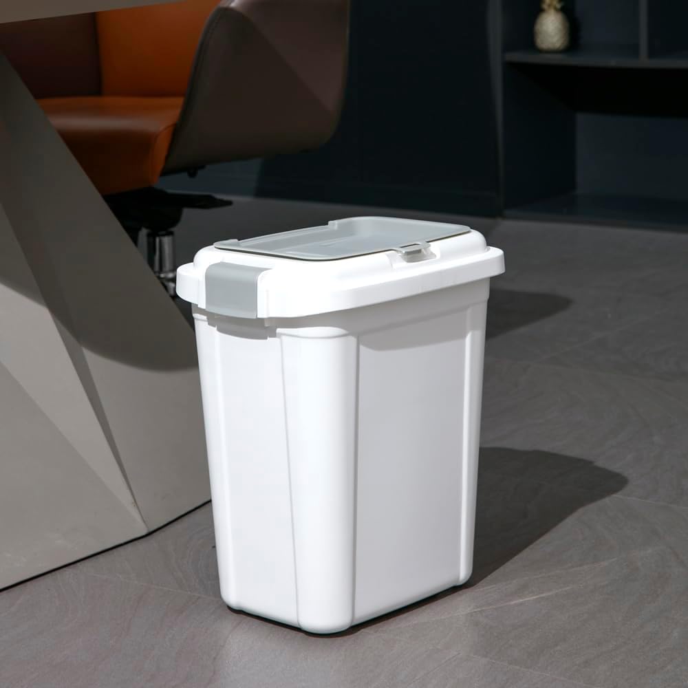 Airtight Pet Food Storage Container, Holds 30lbs