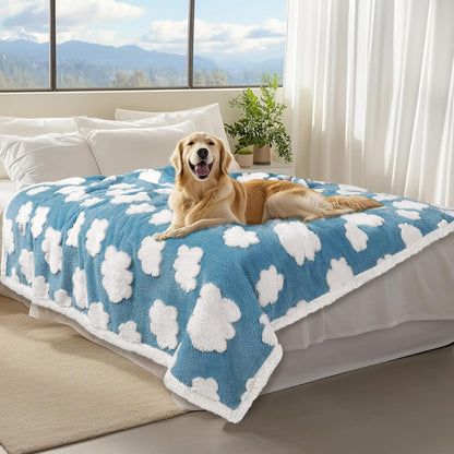 Luciphia Waterproof Pet Blanket for Medium Large Dogs Washable Fluffy Thick Jacquard Shag Fleece Warm Sherpa 3D Textured Flower Print for Cats Puppy Couch Protection (Green,40x28 inches)