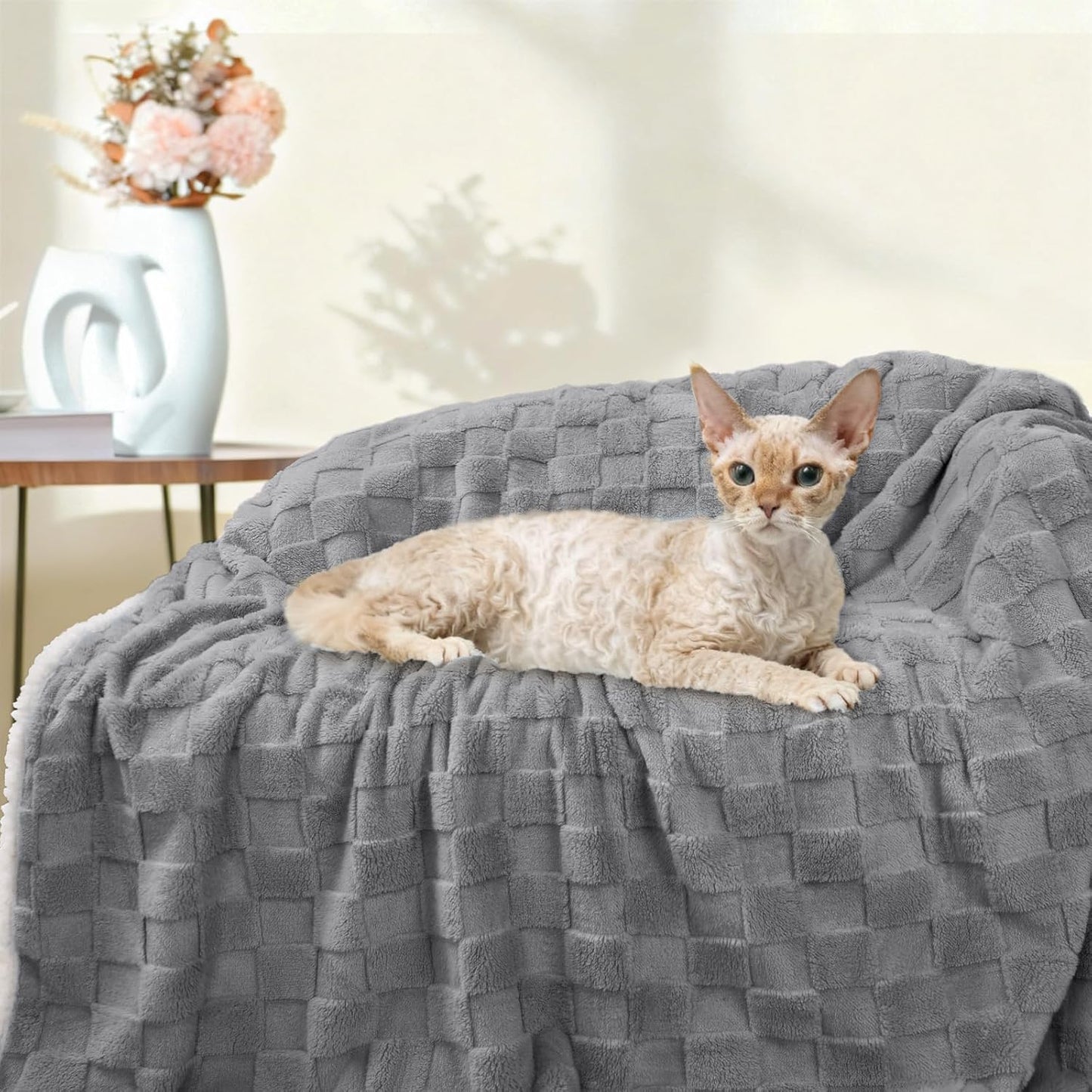 Luciphia Waterproof Dog Blanket, Leakproof Small Pet Blanket for Couch Sofa Bed Furniture Cover Protector, Washable Soft Sherpa Fleece with 3D Jacquard, Cozy Calming Reversible, Gray White, 40"x28"