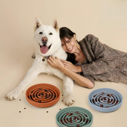 Coomazy Extra Large Slow Feeder Bowl, Silicone Dog Bowl with Suction Cups, Slow Feeder & Non-Slip Design, Boredom and Anxiety Reducer, Suitable for Large Dogs, Avocado Green, 5 Cup
