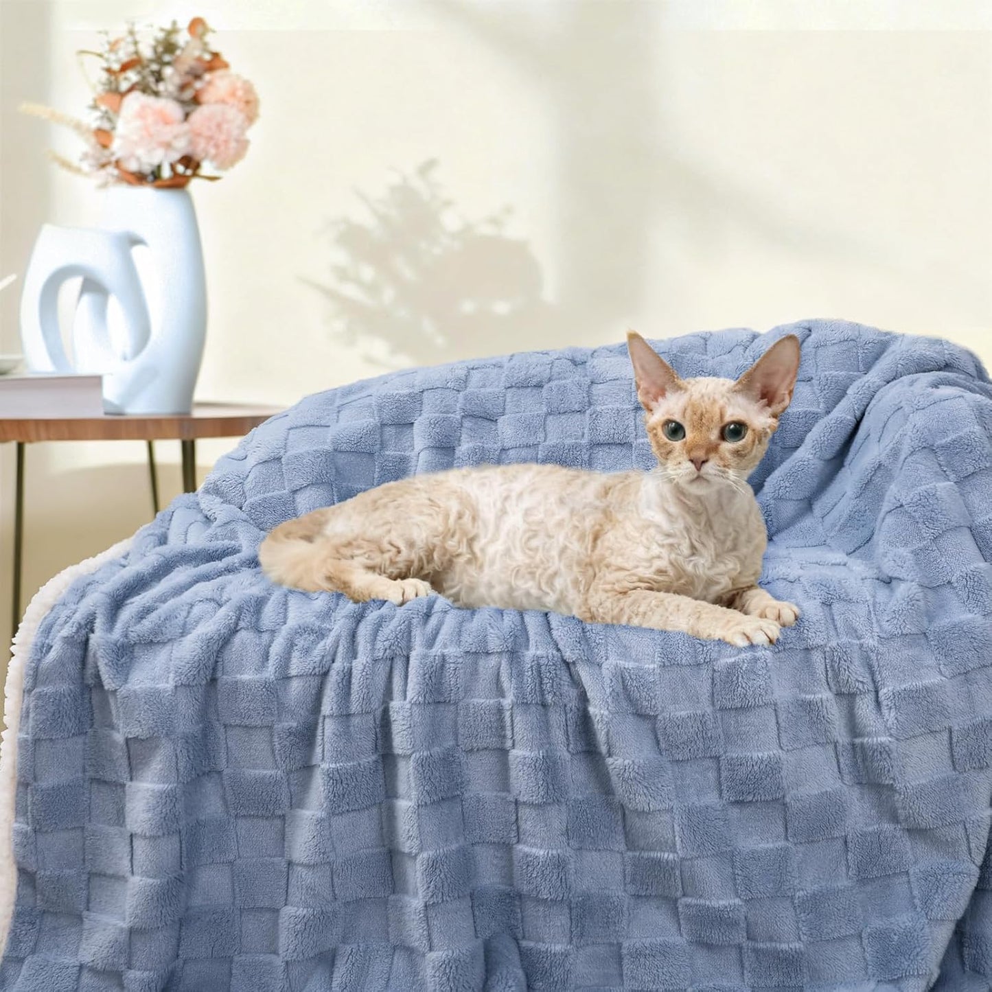 Luciphia Waterproof Dog Blanket, Leakproof Small Pet Blanket for Couch Sofa Bed Furniture Cover Protector, Washable Soft Sherpa Fleece with 3D Jacquard, Cozy Calming Reversible, Gray White, 40"x28"