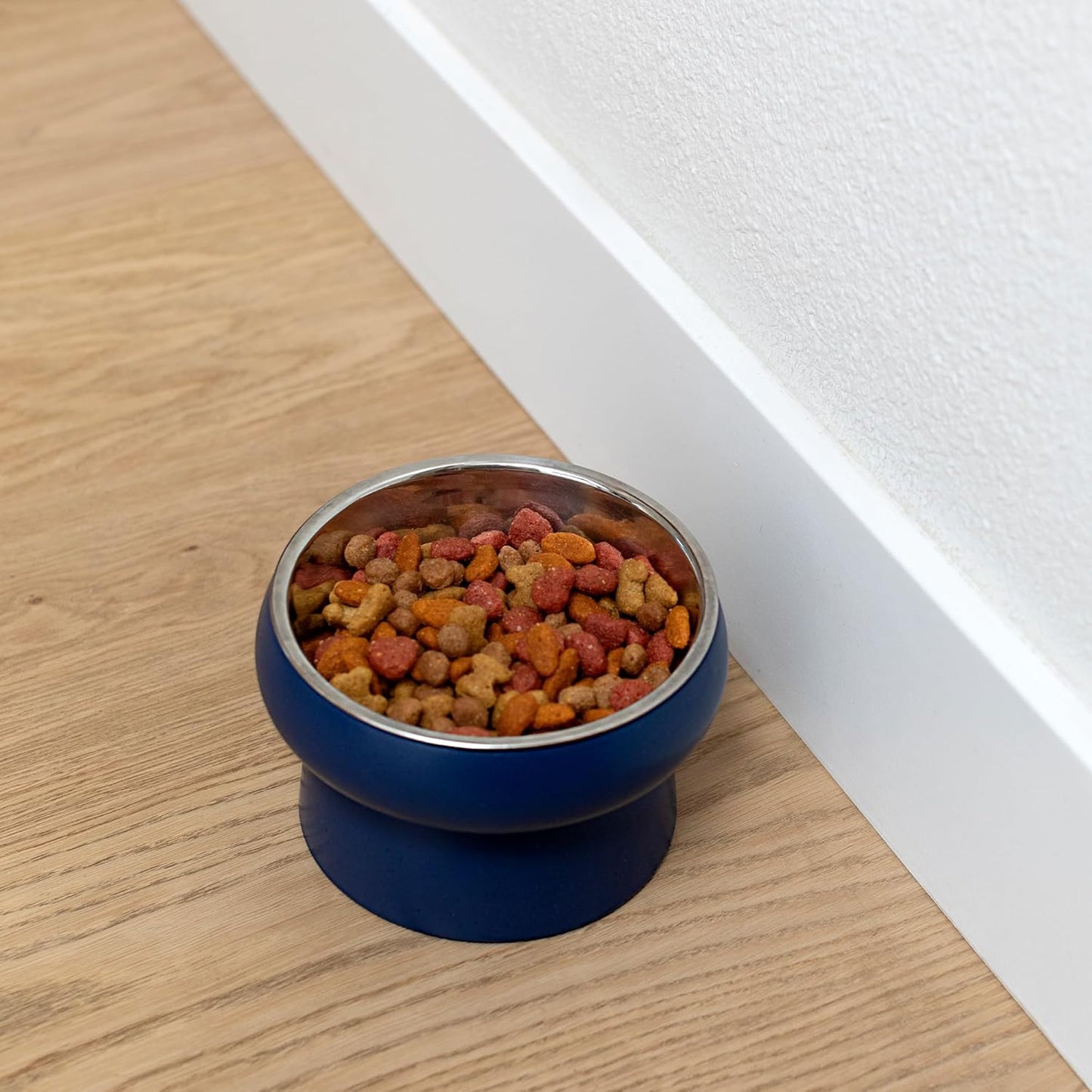 Fringe Studio Matte Speckled Green Medium Raised Stoneware Feeder W/Stainless Steel Insert (7" Diameter x 5.5" H, 26 fl.oz.), PetShop Collection (453MD001)