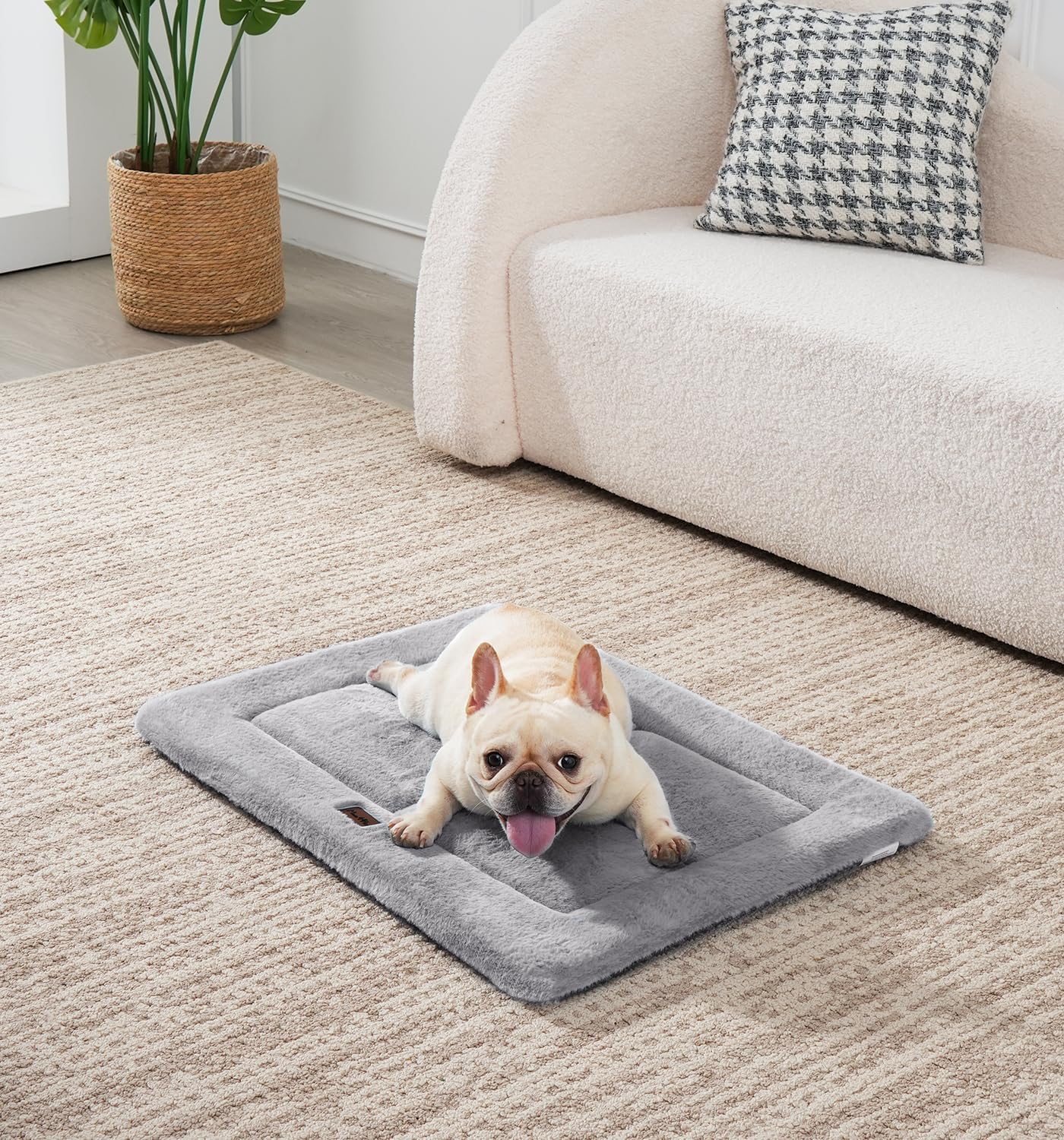 Made4Pets Dog Crate Pad Bed for Medium Large Dogs, Washable & Reversible, Anti-Slip Kennel Mat for Cozy Sleeping, Soft Fluffy Dog Bed for Indoor & Outdoor Use, 35"x23", Gray