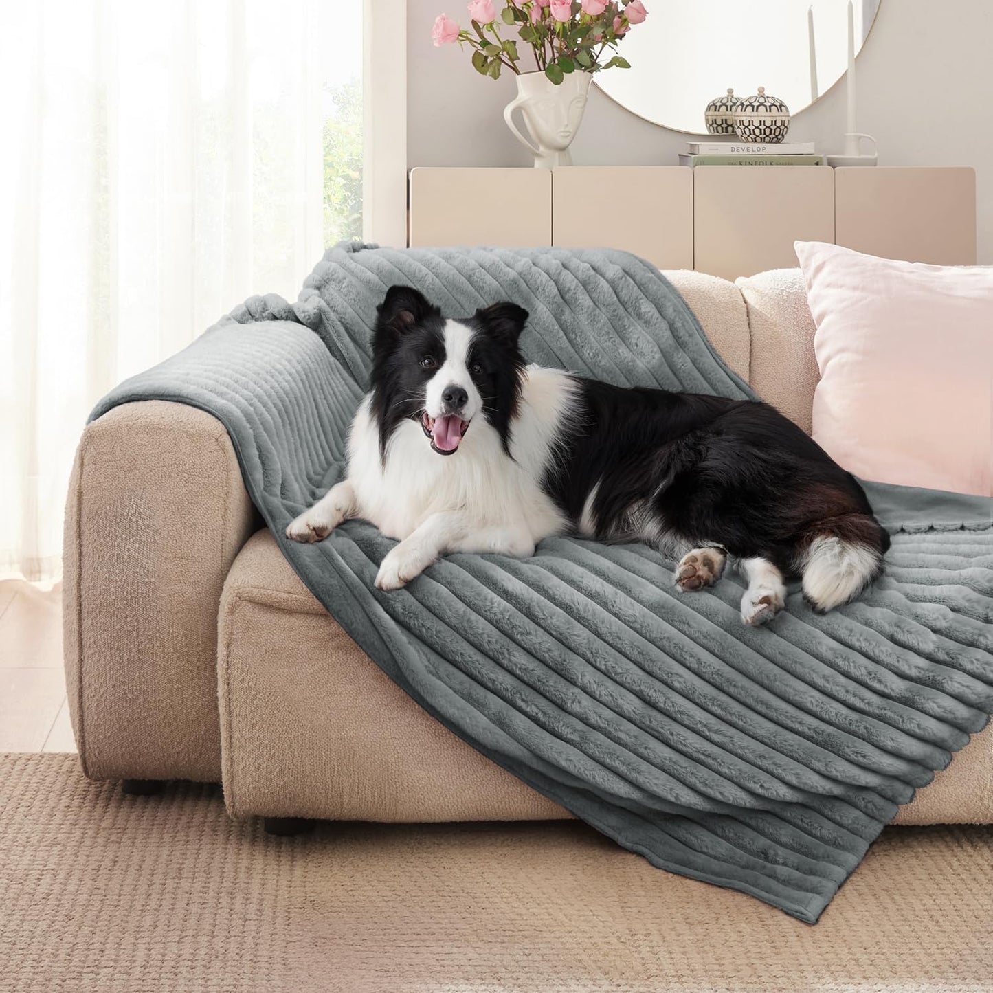 Waterproof Dog Blanket for Large Dogs - Washable Cat Blankets for Couch Bed Protection, Super Soft Calming Reversible Pet Blanket for Pet Kitten Puppy (Green, 50"x60")