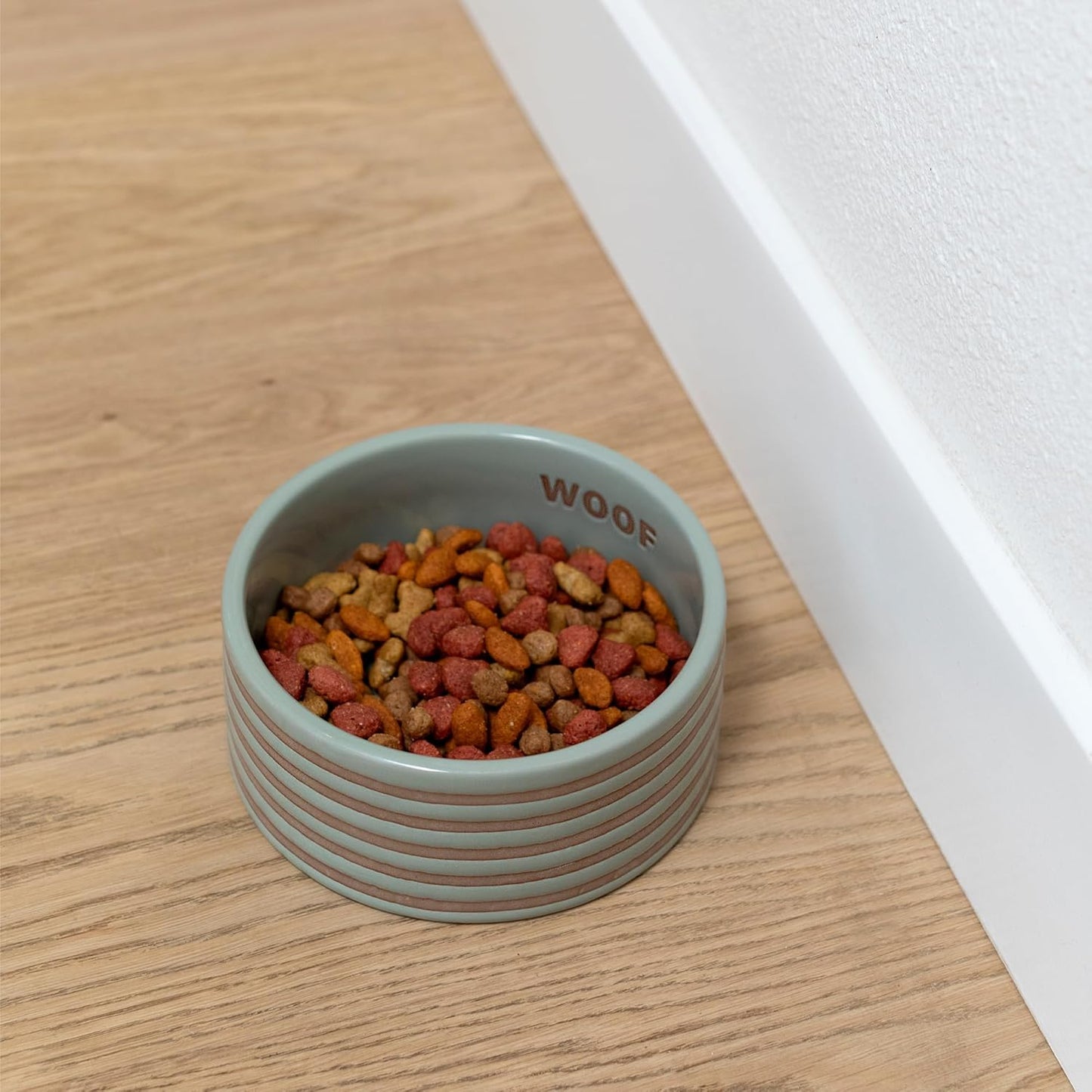 Fringe Studio Matte Speckled Green Medium Raised Stoneware Feeder W/Stainless Steel Insert (7" Diameter x 5.5" H, 26 fl.oz.), PetShop Collection (453MD001)