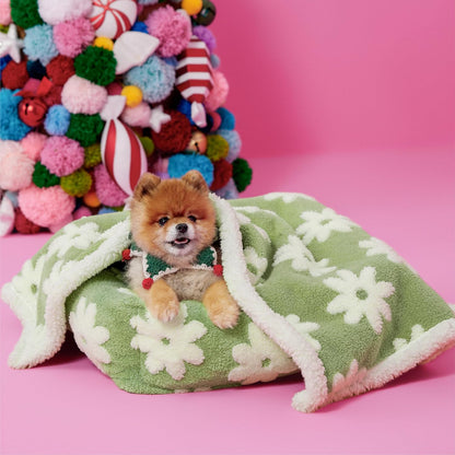 LE SURE Waterproof Dog Blanket for Large Dogs - Washable Double Sided Dog Blankets with Warm Jacquard Shag and Soft Sherpa Fleece, Pet Cat Blanket for Couch Protection, 3D Textured Cloud, Green