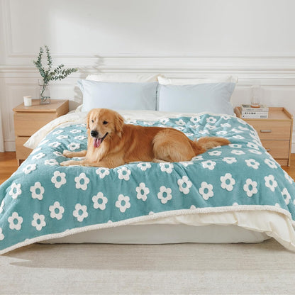 Luciphia Waterproof Pet Blanket for Medium Large Dogs Washable Fluffy Thick Jacquard Shag Fleece Warm Sherpa 3D Textured Flower Print for Cats Puppy Couch Protection (Green,40x28 inches)
