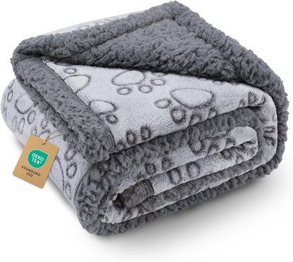 Luciphia Waterproof Pet Blankets for Couch Sofa Bed Cover Cat Liquid Pee Proof Washable Soft Fluffy Large Dog Blanket Reversible Furniture Protection Puppy Grey Paw Thicken Small（40" x 28"）