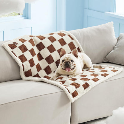 LE SURE Waterproof Dog Blanket for Large Dogs - Washable Double Sided Dog Blankets with Warm Jacquard Shag and Soft Sherpa Fleece, Pet Cat Blanket for Couch Protection, 3D Textured Cloud, Green