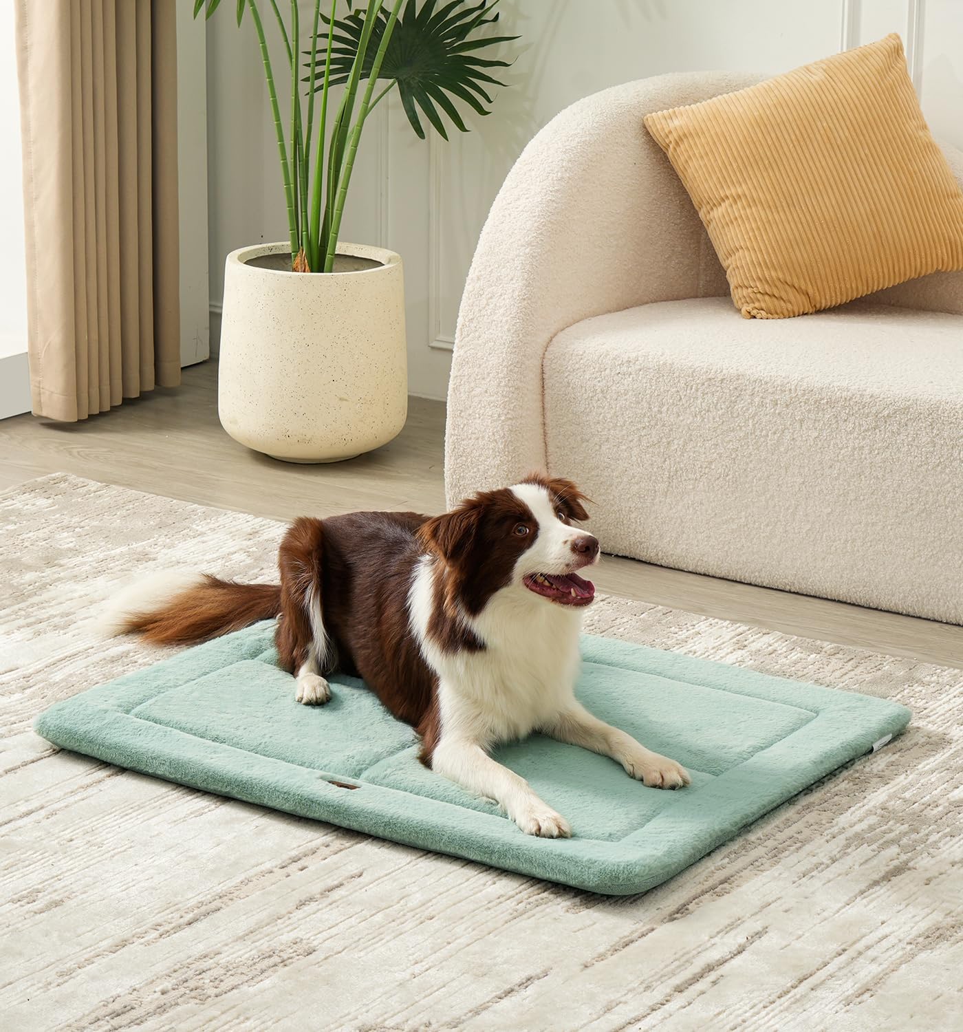 Made4Pets Dog Crate Pad Bed for Medium Large Dogs, Washable & Reversible, Anti-Slip Kennel Mat for Cozy Sleeping, Soft Fluffy Dog Bed for Indoor & Outdoor Use, 35"x23", Gray
