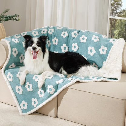 Luciphia Waterproof Pet Blanket for Medium Large Dogs Washable Fluffy Thick Jacquard Shag Fleece Warm Sherpa 3D Textured Flower Print for Cats Puppy Couch Protection (Green,40x28 inches)