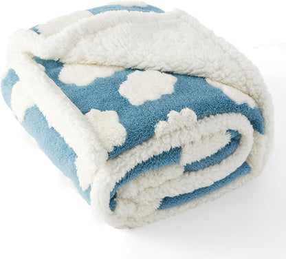 LE SURE Waterproof Dog Blanket for Large Dogs - Washable Double Sided Dog Blankets with Warm Jacquard Shag and Soft Sherpa Fleece, Pet Cat Blanket for Couch Protection, 3D Textured Cloud, Green