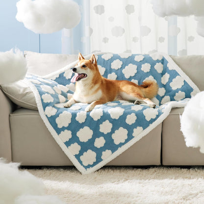 LE SURE Waterproof Dog Blanket for Large Dogs - Washable Double Sided Dog Blankets with Warm Jacquard Shag and Soft Sherpa Fleece, Pet Cat Blanket for Couch Protection, 3D Textured Cloud, Green