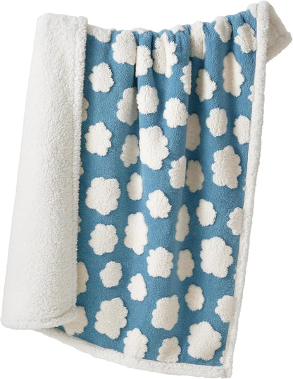 LE SURE Waterproof Dog Blanket for Large Dogs - Washable Double Sided Dog Blankets with Warm Jacquard Shag and Soft Sherpa Fleece, Pet Cat Blanket for Couch Protection, 3D Textured Cloud, Green