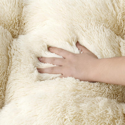 EHEYCIGA Fluffy Dog Crate Bed for Medium Dogs, Plush Faux Fur Crate Pad, Calming Anti Anxiety Medium Dog Bed, Washable Soft Warm Crate Mat with Non-Slip Bottom