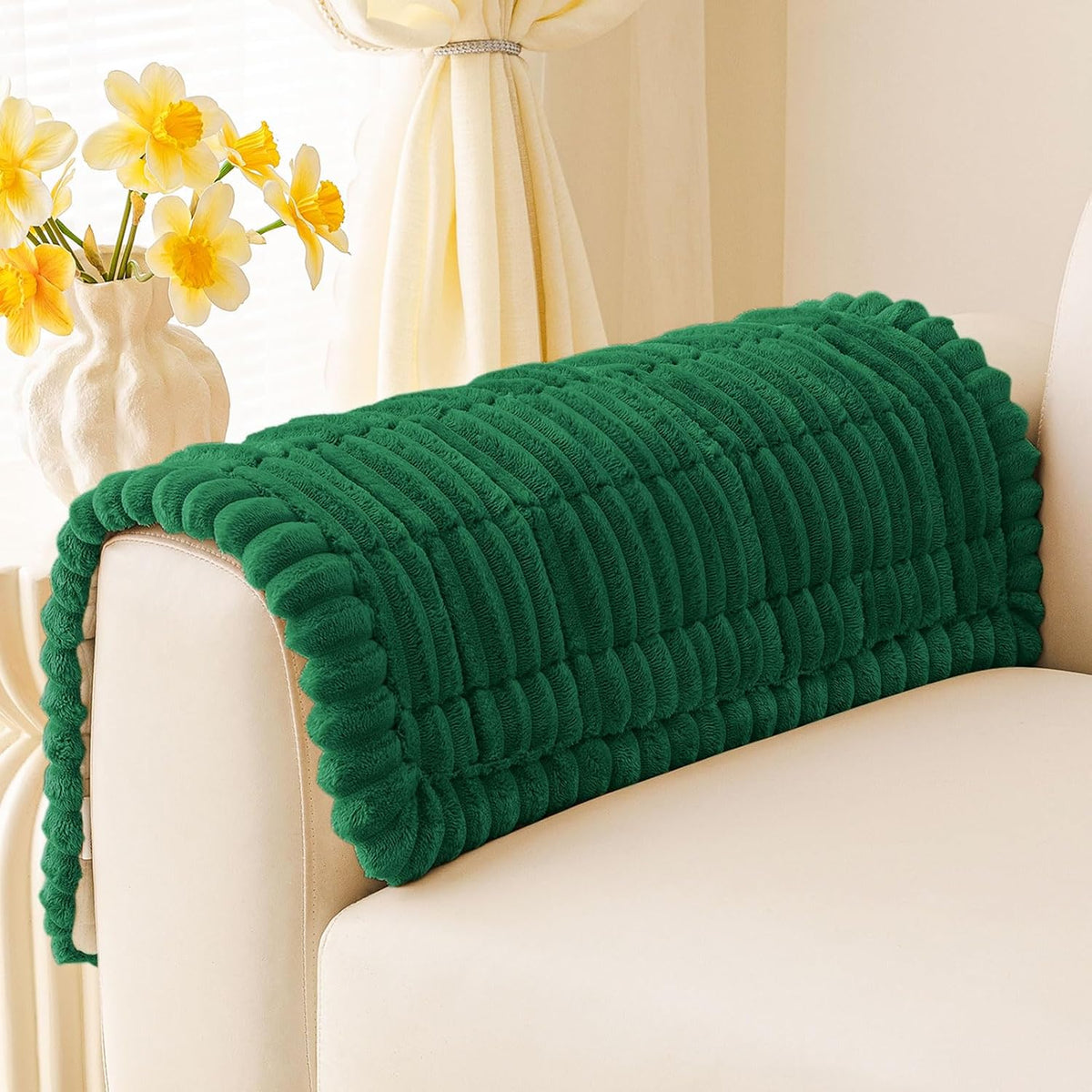 Couch Cover for Dogs, Washable Non Slip Plush Flannel Sofa Protector | Thick Flannel, Anti-Slip Backing, Pet Hair & Scratch Protection, Fits Sofa & Loveseat (27.6" x 59") - Colors B