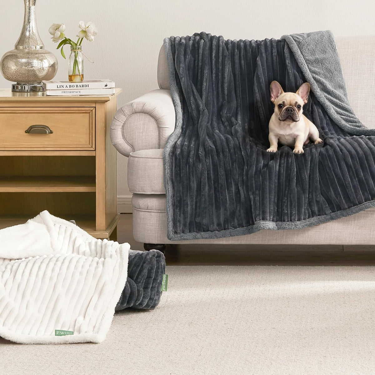 Waterproof Dog Blanket for Couch - Washable Medium Pet Blanket for Furniture Protector, Cozy Fleece Calming Dog Crate Blankets for Indoors & Outdoors, Cream, 30"x40"