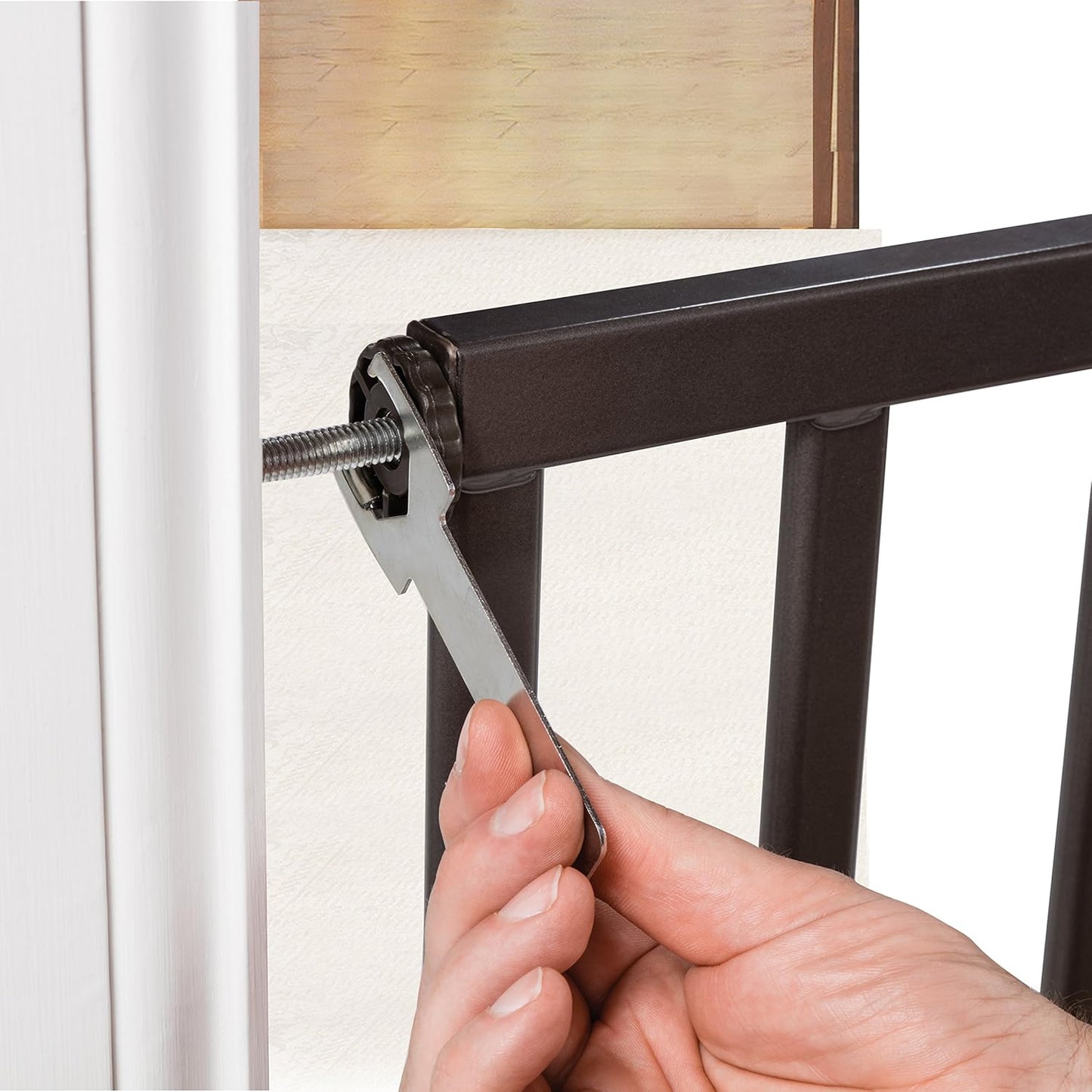 Ingenuity Ingenuity Thruway 60XW Series Extra Wide Safety Pet&Baby Gate,30"-60" Wide,26" Tall,Pressure or Hardware Mounted,Install Wall to Wall in Doorway or Stairway–Honey Oak Stained Wood&Metal