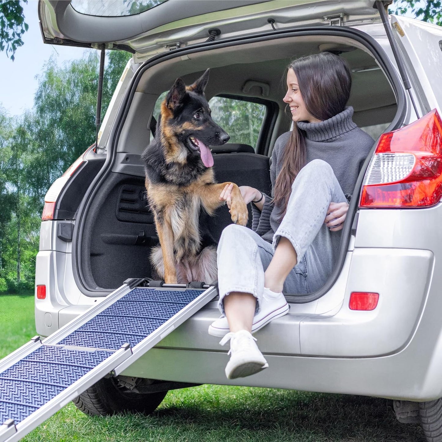 Dog Ramp for Car - Anti-Slip Dog Car Ramp for Large Dogs SUV - Stable 250LBS Capacity - Telescoping Pet Ramp for Car - Portable - Night Safety Reflective Sides - Fixing Clip - Black
