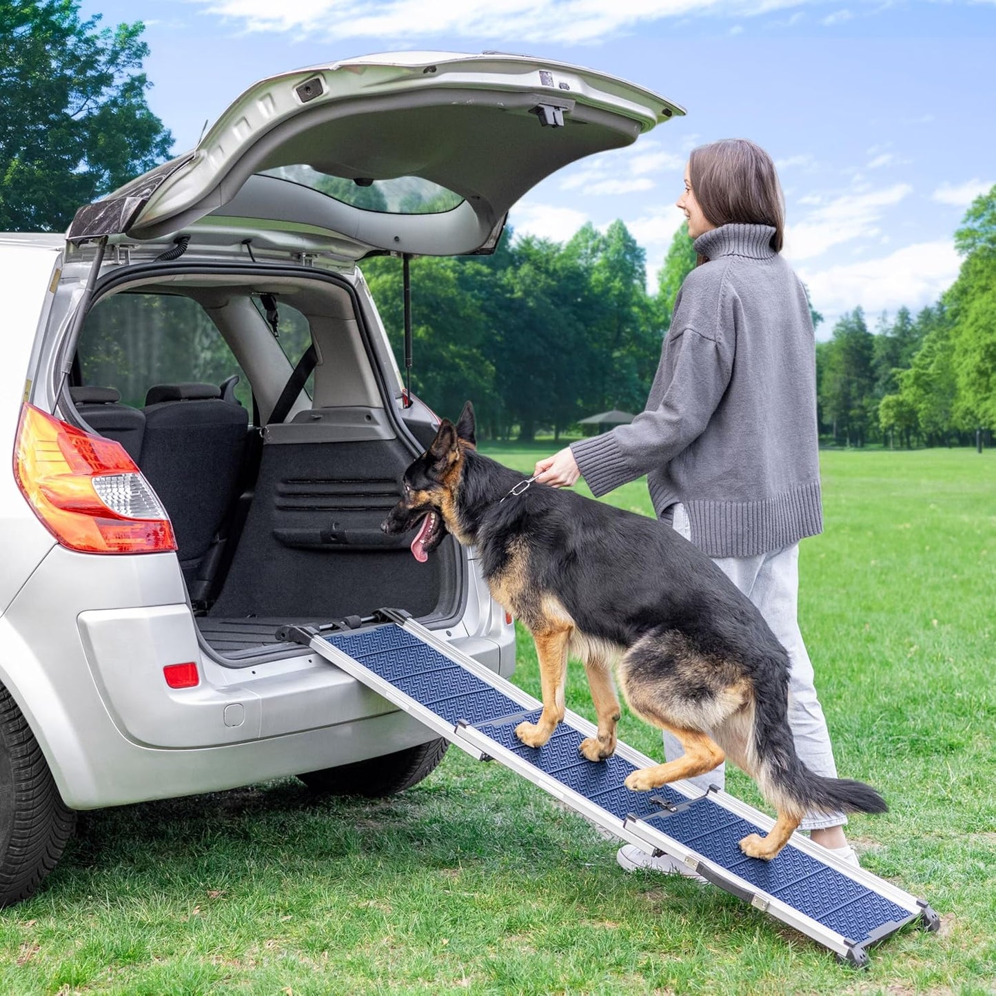 Dog Ramp for Car - Anti-Slip Dog Car Ramp for Large Dogs SUV - Stable 250LBS Capacity - Telescoping Pet Ramp for Car - Portable - Night Safety Reflective Sides - Fixing Clip - Black