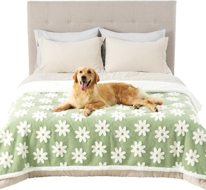 LE SURE Waterproof Dog Blanket for Large Dogs - Washable Double Sided Dog Blankets with Warm Jacquard Shag and Soft Sherpa Fleece, Pet Cat Blanket for Couch Protection, 3D Textured Cloud, Green