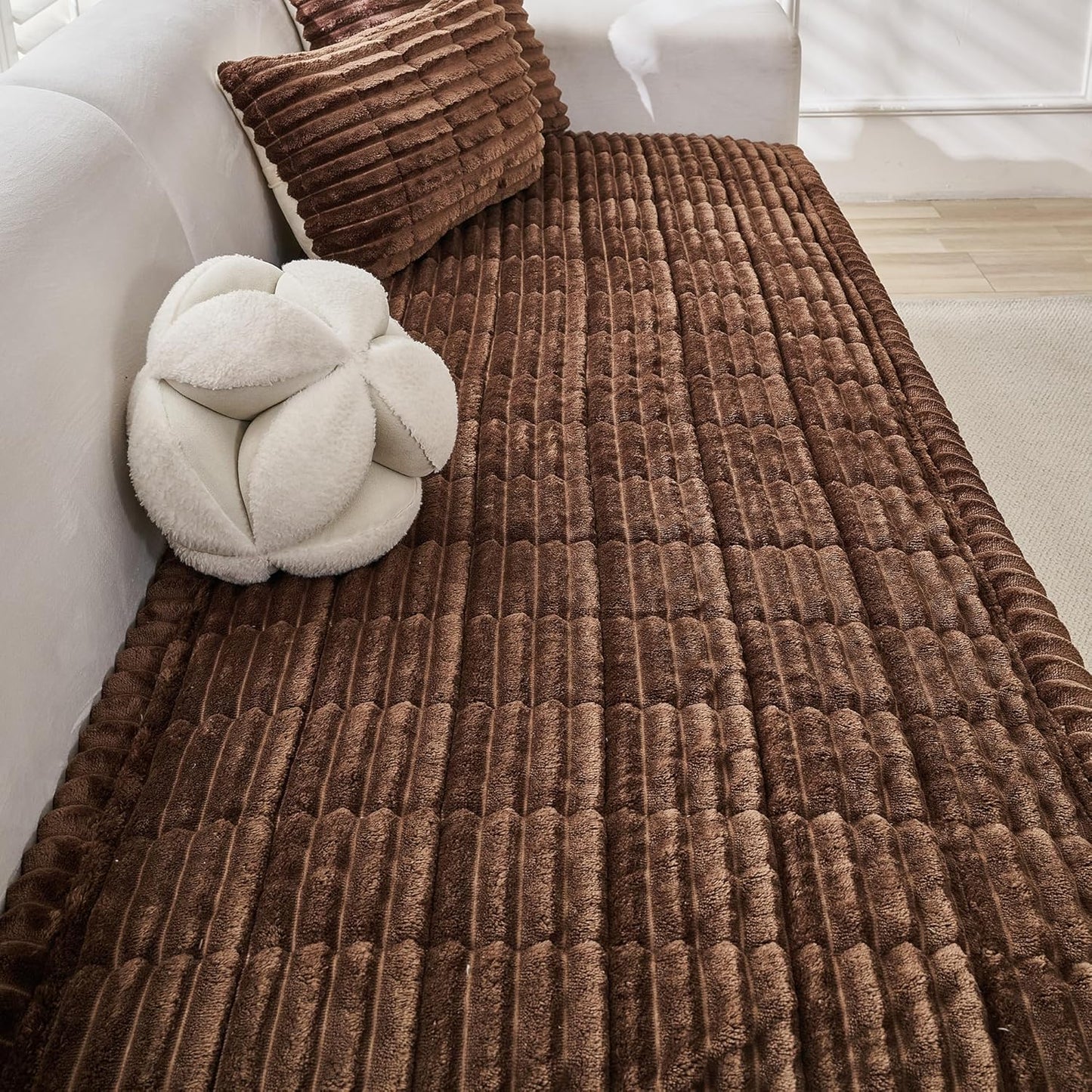 Mivnue Pet Couch Cover, Couch Covers for Dogs, Washable Dog Sofa Covers Couch Protector, Fuzzy Non Slip Couch Slipcover Pet Friendly (Brown, 27.6" x 59.1")