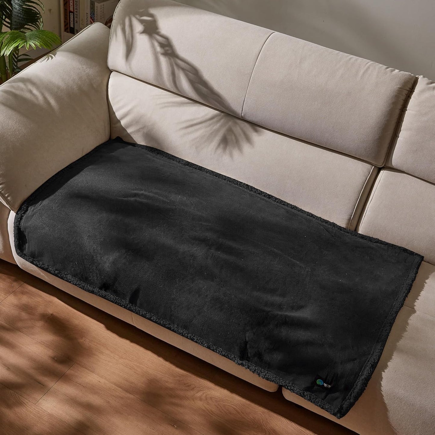 Kritter Planet Waterproof Dog Blanket, Reversible Water Proof Pet Blanket for Couch, Bed & Sofa, Washable Couch Covers for Large Dogs - Protects Furniture from Fur, Dirt, and Accidents