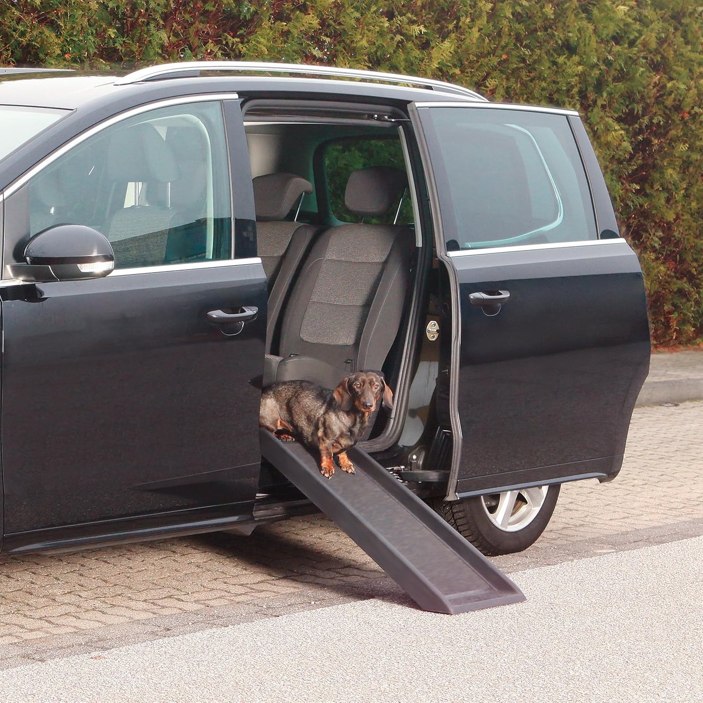 Trixie Folding Dog Ramp with Non-Slip Surfaces - Pet Ramp for Large Cars and SUVs - Foldable, Easy to Store and Clean - in Black