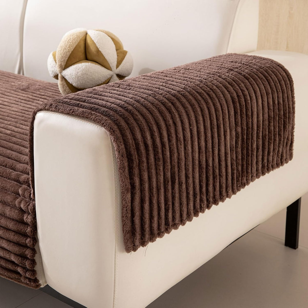 Waterproof Couch Cover for Dogs Washable,Faux Fur Pet Couch Covers for Sofa,Soft Dog Bed Cover Non-Slip Couch Covers for 3 Cushion Couch Sofa Pet Friendly (Off White, 35" x 82")